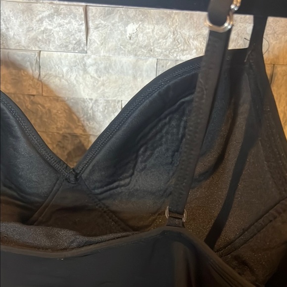 Newport News Black Floral Skirted Swimsuit size 14 - Picture 9 of 10